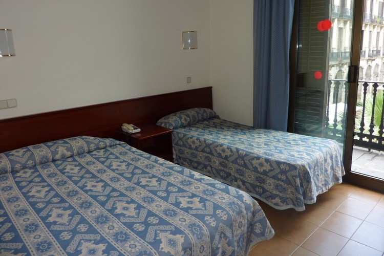 Twin hotel roma reial barcelona Twin hotel roma reial barcelona