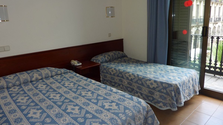 Twin hotel roma reial barcelona Twin hotel roma reial barcelona